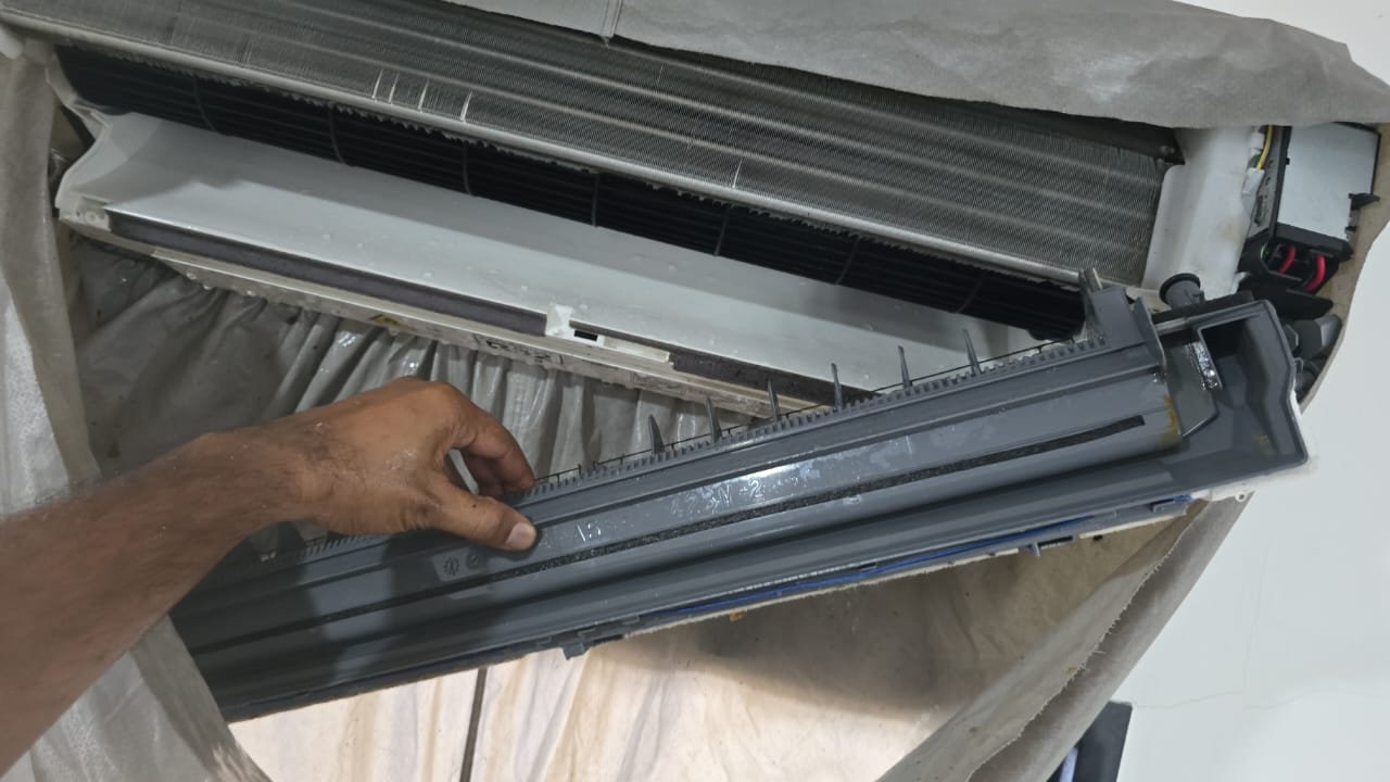 Freshly cleaned split aircond ready for handover, RumahPro Malaysia