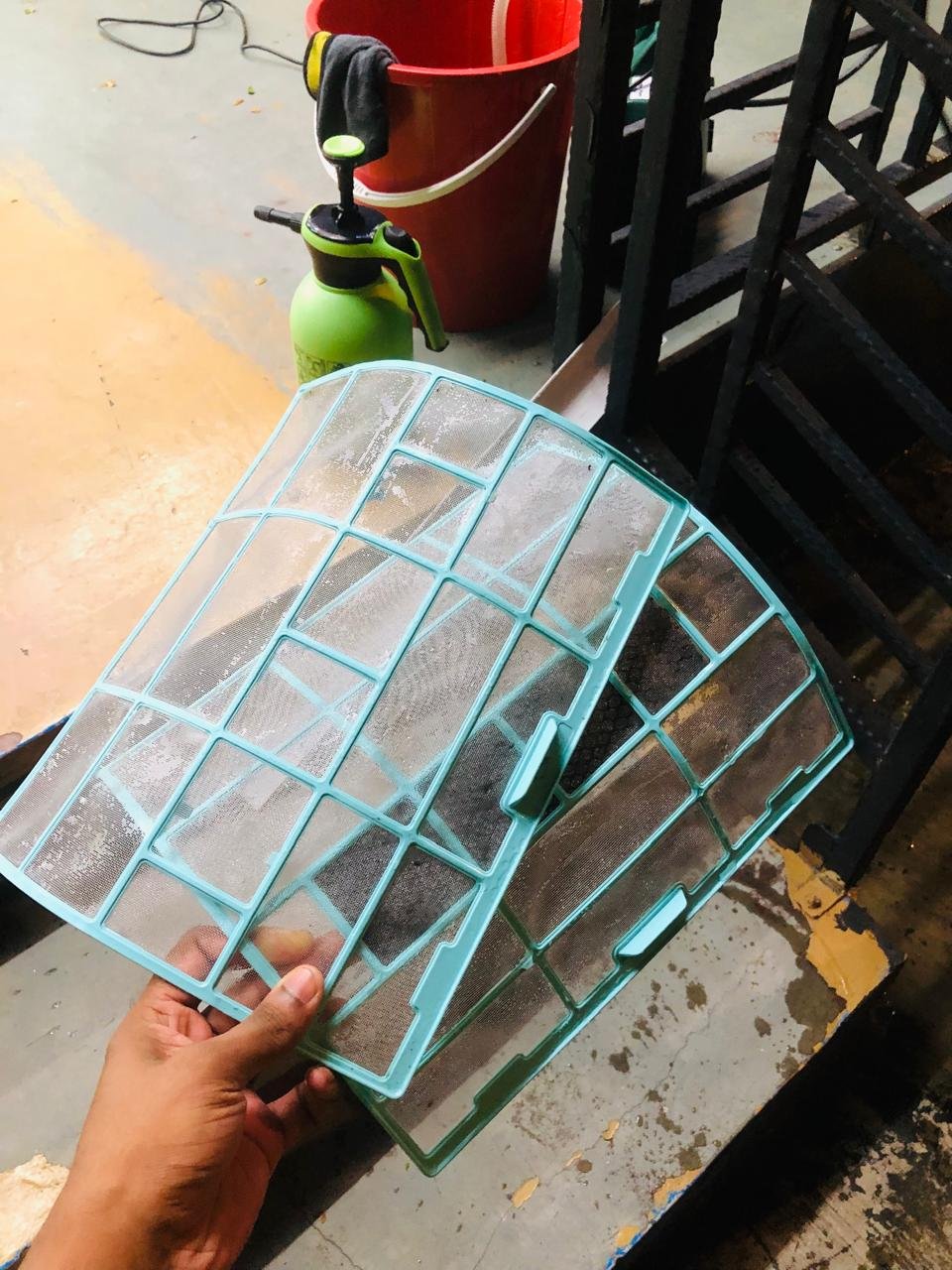 Split aircond mesh filter cleaned, RumahPro Malaysia routine service