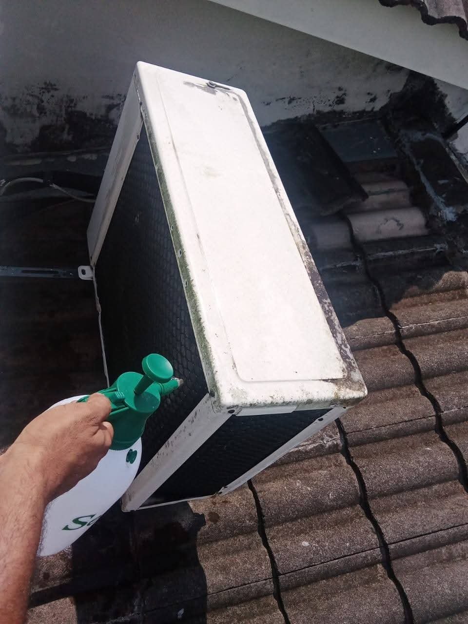 Outdoor aircond condenser chemical wash in Iskandar Puteri, Johor Bahru